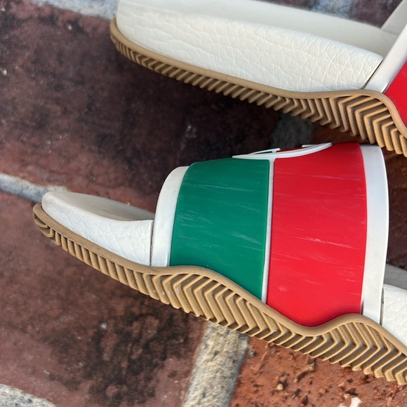 Gucci Rubber GG interlock slides sandals.❤️ - Picture 15 of 17